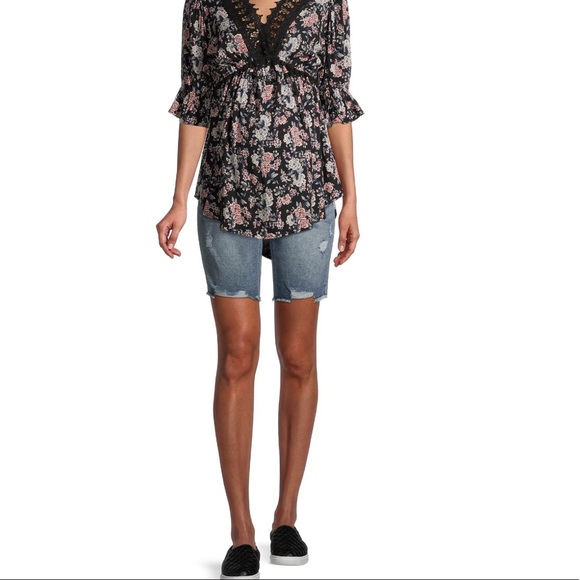 Maternity Bermuda Shorts With Full Panel - Picture 2 of 5